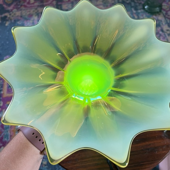 Vintage Fostoria Vaseline Uranium Glass Plate 10" - Picture 3 of 7